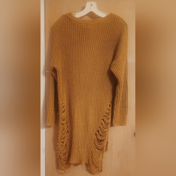 Ripped long,oversized sweater - Picture 3 of 3